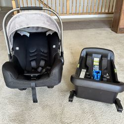 Nuna Carseat and Base