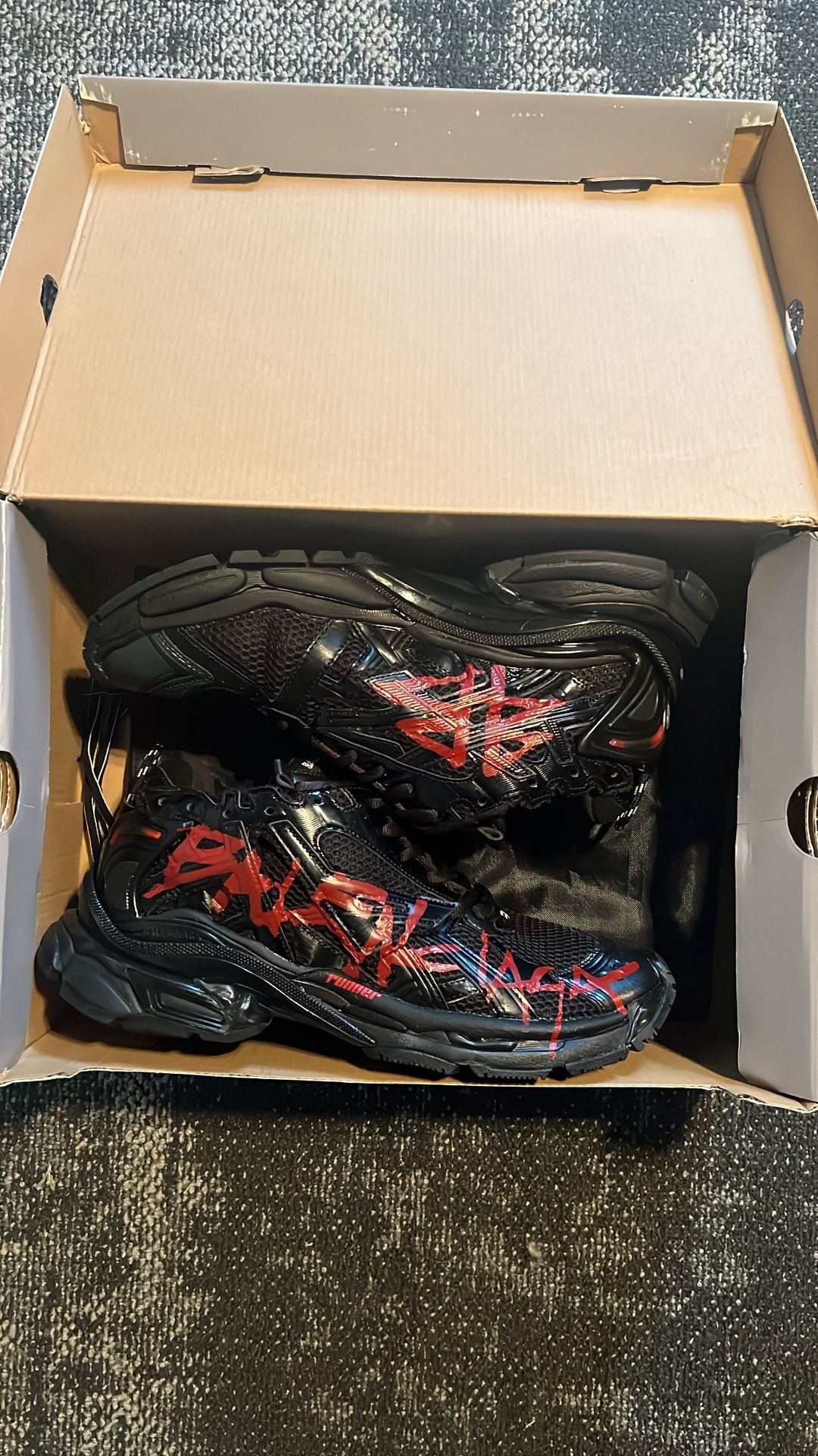 (*STEAL DEAL*) Balenciaga Graffiti Runners 