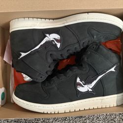 Nike SB Dunk (Oski Shark)
