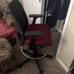 HON Black With Burgundy Cushion Swivel Office Chair