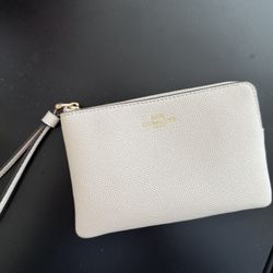 COACH Women’s Small Beige Leather Purse/Wallet
