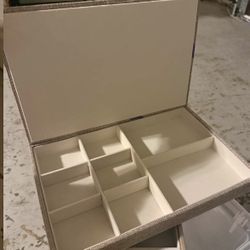 Sunglass And Jewelry Organizer 