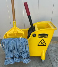 Rubbermaid Mop and Bucket