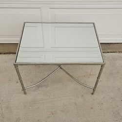SMALL BEVELED MIRROR TABLE
