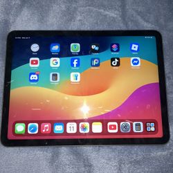 iPad Air M2 With Magic Keyboard 