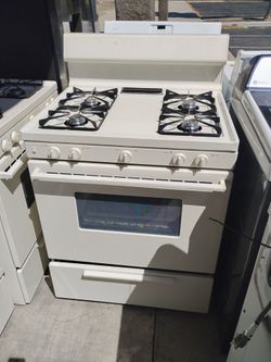 Freestanding 4-Burner Gas Range Oven