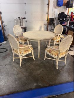 While bamboo wicker dining sun room set