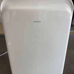 Insignia portable Air Conditioner 10000BTU