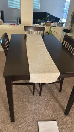 Table with 4 chairs