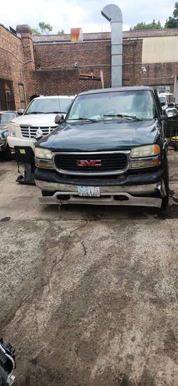2002 GMC Sierra 2500 HD 4x4 6.0 For Parts