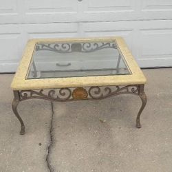 Coffee Table With Matching End Tables 