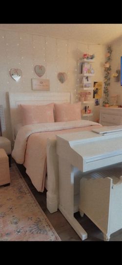 Pink comforter set