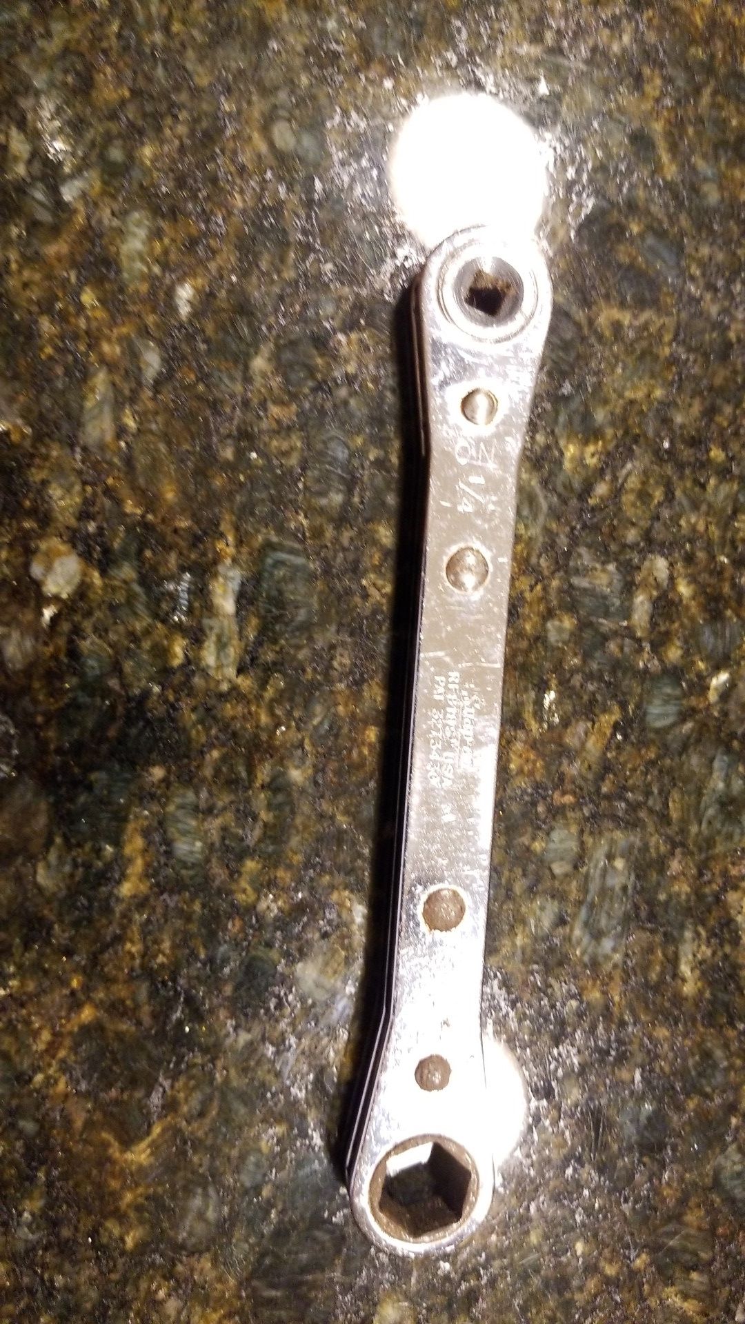Snap-On Tools USA 1/4" Female Square 9/16" 6pt Ratcheting Box Wrench RF818S