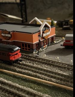 Motorcycle Gauge n Scale Harley Davidson Building Retail Commercial PAINTED