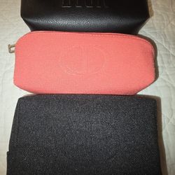 MAKE UP POUCHES