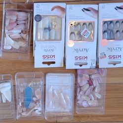 Nails Kiss Acrylic and hair twist rollers and 3 makeup bags. All $7