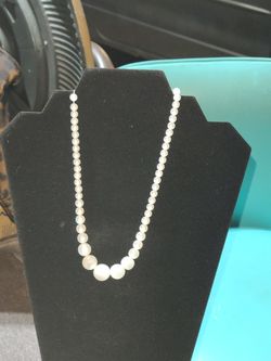Various vintage necklaces