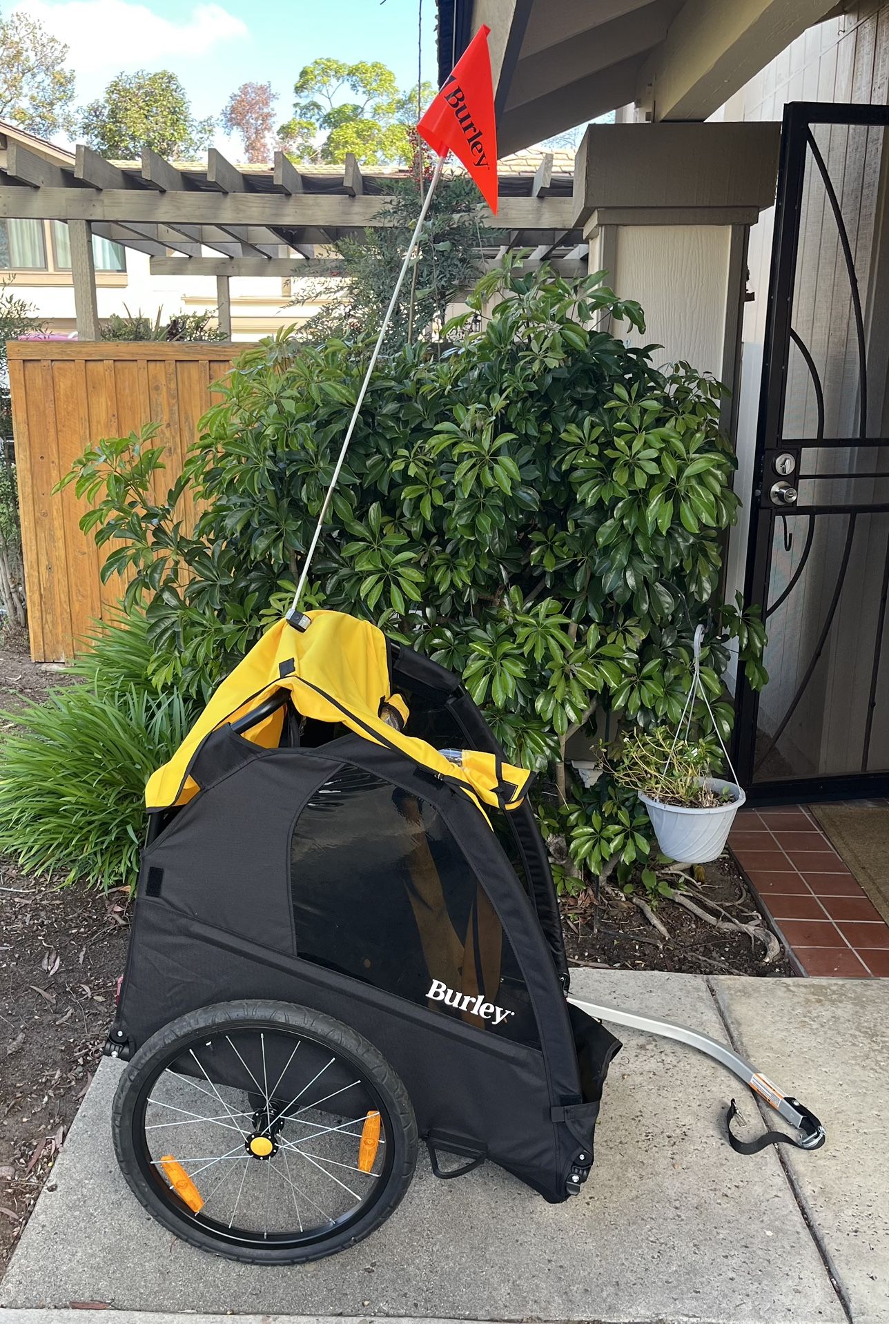 Burley Bee Bike Trailer (fits Two Kids)