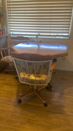 Free Dinning table w/4 chairs