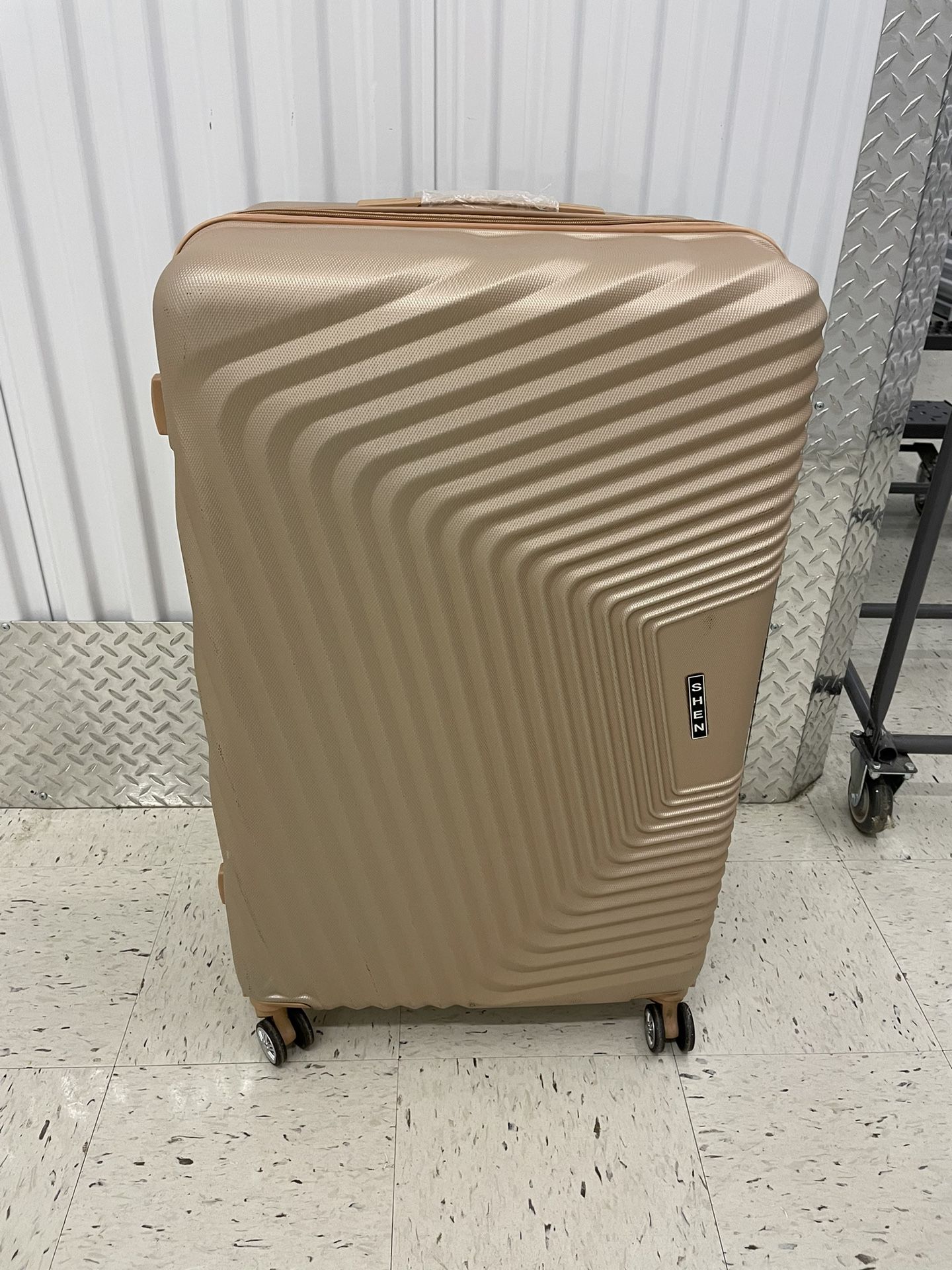 32” LUGGAGE 