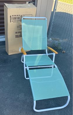 New L.L. Bean Folding Chaise Beach Lounge Chair. New in Box