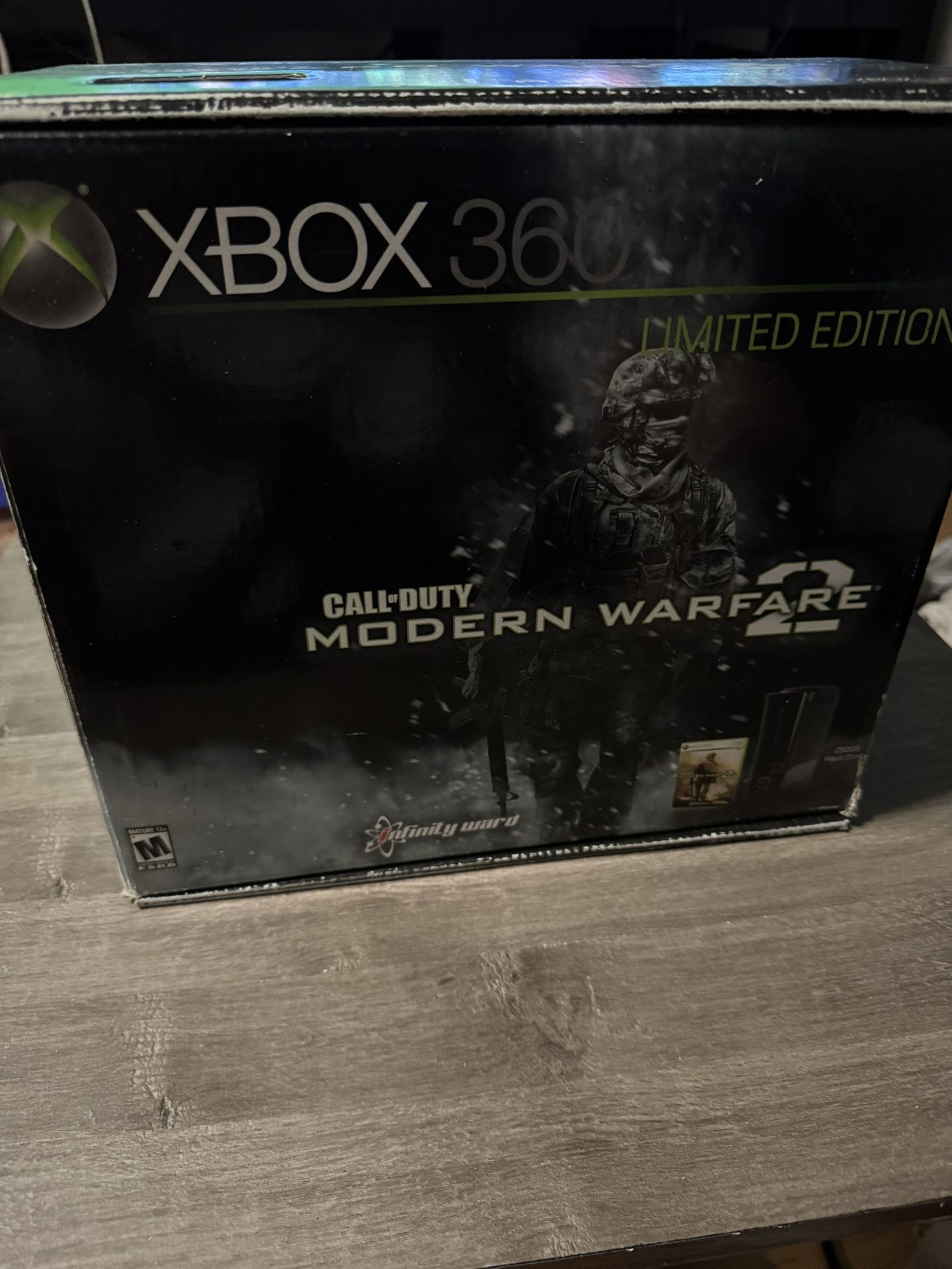 Limited Edition Xbox 360 Modern Warfare 2