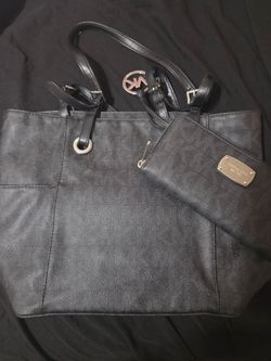 Michael Kor purse and wallet