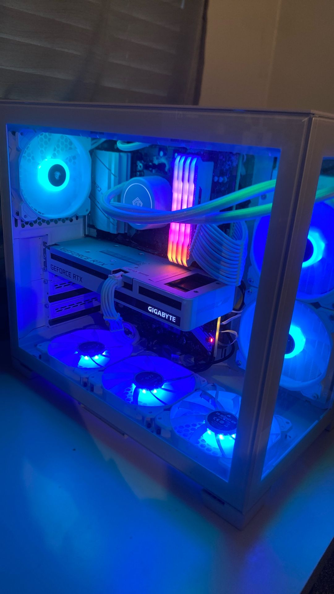 RTX 3060 / Ryzen 7 5600x All white pc