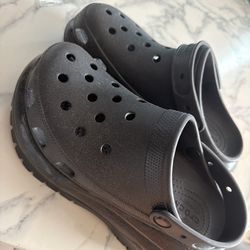 🖤 Crocs Classic Black – Like New (Size 8 Men / 10 Women)