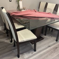 Dinning Table And Chairs 