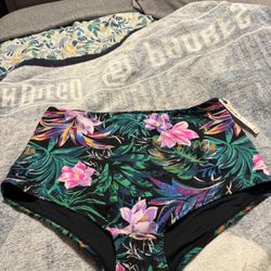 Victoria’s Secret High Waisted Swim Bottom M $15