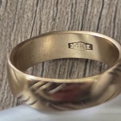 Solid 14K Yellow Gold Band Ring – 3.67 Grams – Classic Unisex