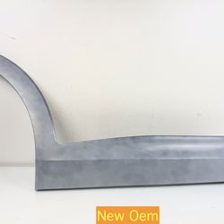 2024 2025 Buick Envista Rear Passenger Side Body Trim Molding  New Oem