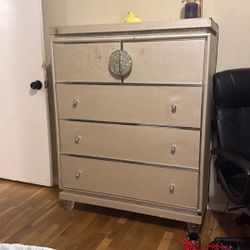 It Put You Stuff And Close