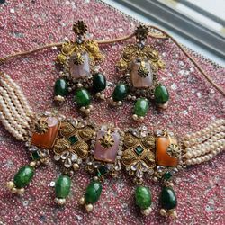 Beautiful Choker Set