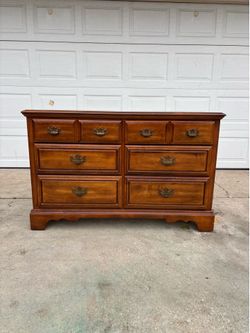 ‼️AMERICAN DREW 6 DRAWER DRESSER‼️FOR SALE 200$ OR BEST OFFER‼️GREAT CONDITION🚚DELIVERY AVAILABLE🚚