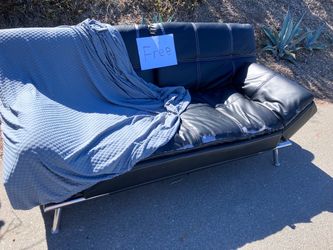 FREE - Futon - Mar Vista and 78