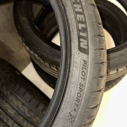 Michelin Pilot Sport 4 Tires (215/40R18)