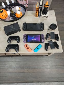 Modded Nintendo Switch – 256GB – Nitro Deck + 4 Joy-Cons