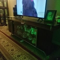 Tv Table Stand It's  Free