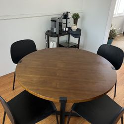 Dining Room Table + 4 Chairs 