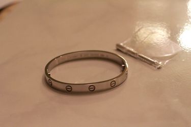 Bracelets Bangle LV for Sale in Homestead, FL - OfferUp