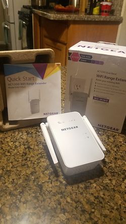 NETGEAR AC1200 WiFi Range Extender EX6150v2