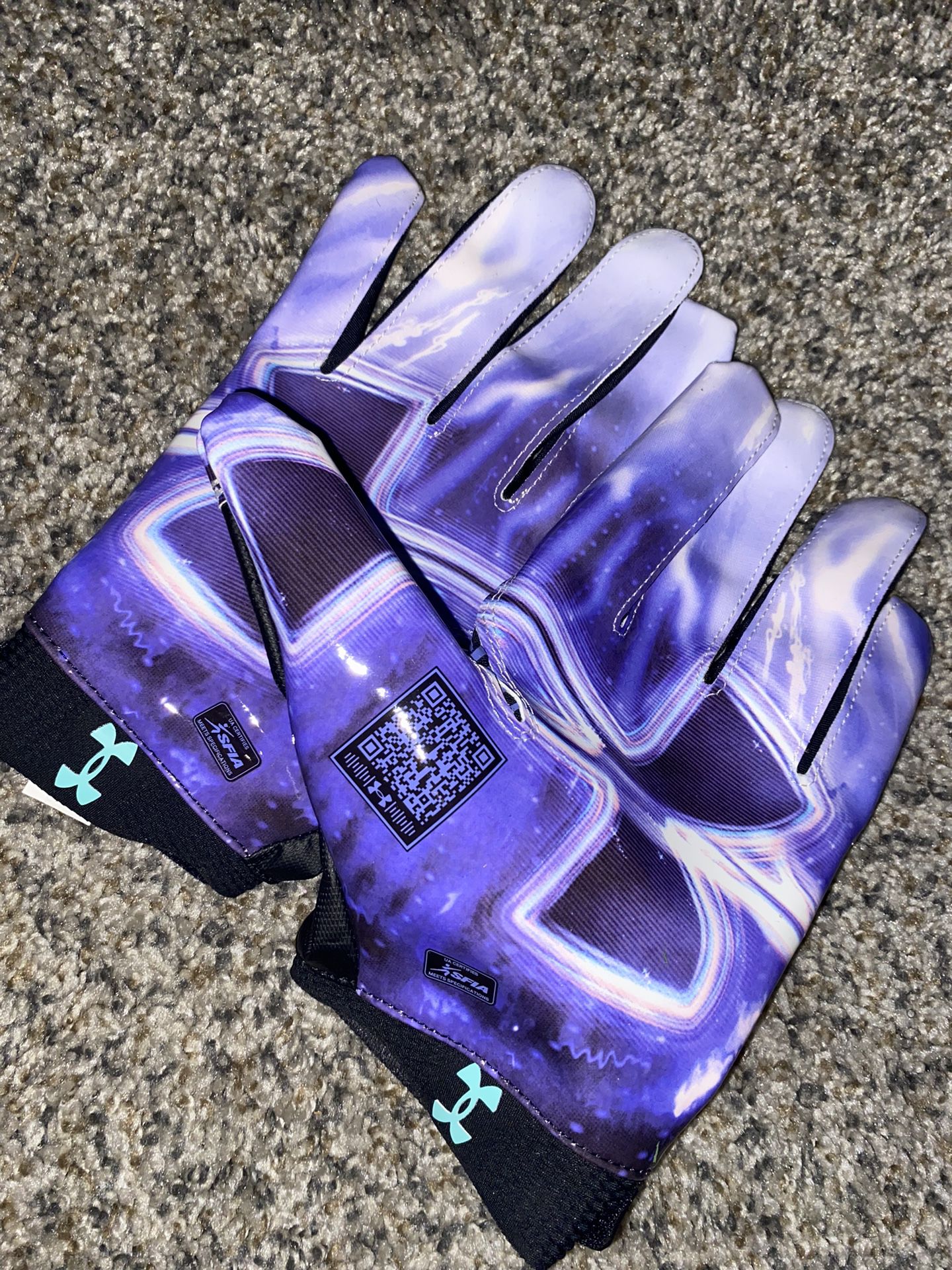 Under Armour Blur Limited Edition Football Receiver Gloves Size XXL for  Sale in Las Vegas, NV - OfferUp