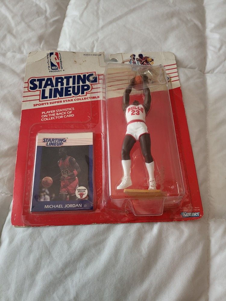 Michael Jordan Chicago Bulls #23 Action Figure & Collectors Card
