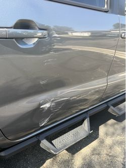 Free Nissan Frontier 22-26 Passenger Rear Door Shell