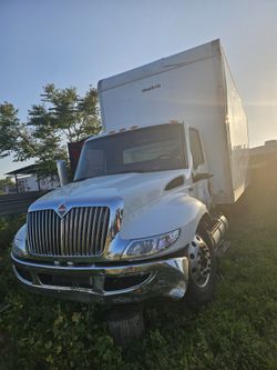 2023 International Box Truck