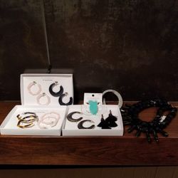 Jewelry Lot. 