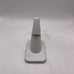 14kt Gold Engagement Style Ring w/ Simple Design 