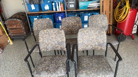 Set of 5 Upholstered Office Waiting Room Chairs